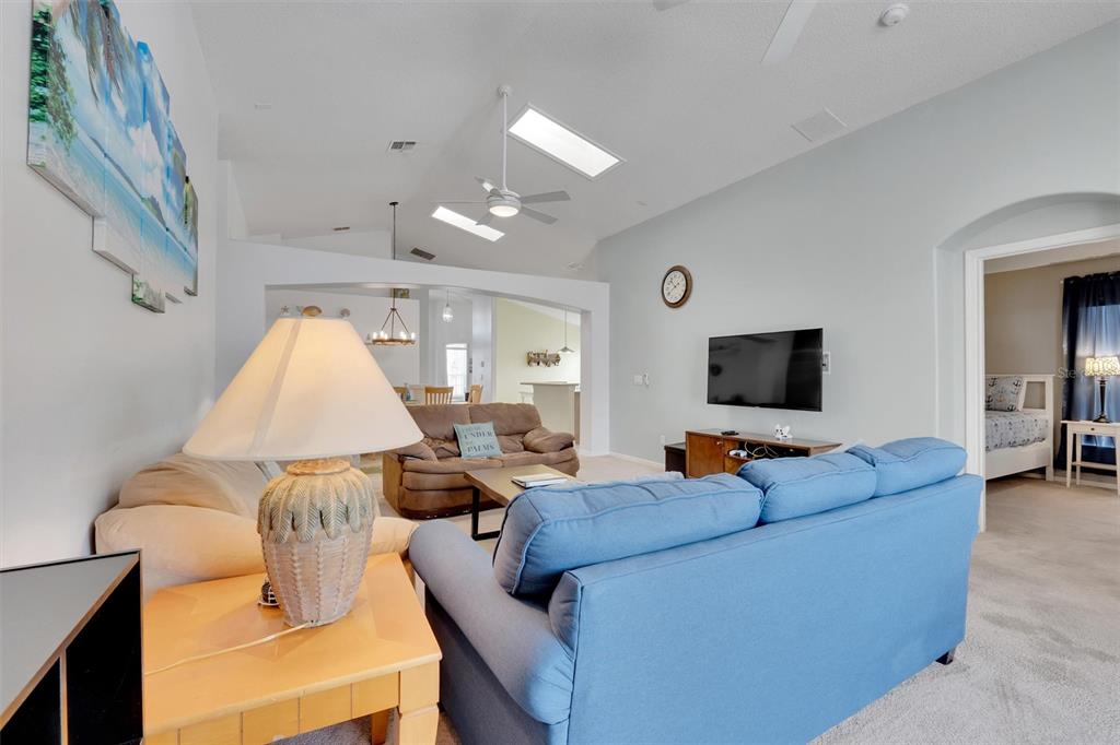2546 Oneida Loop Kissimmee, FL 34747 - Photo 12 of 43 Gallery Image 12
