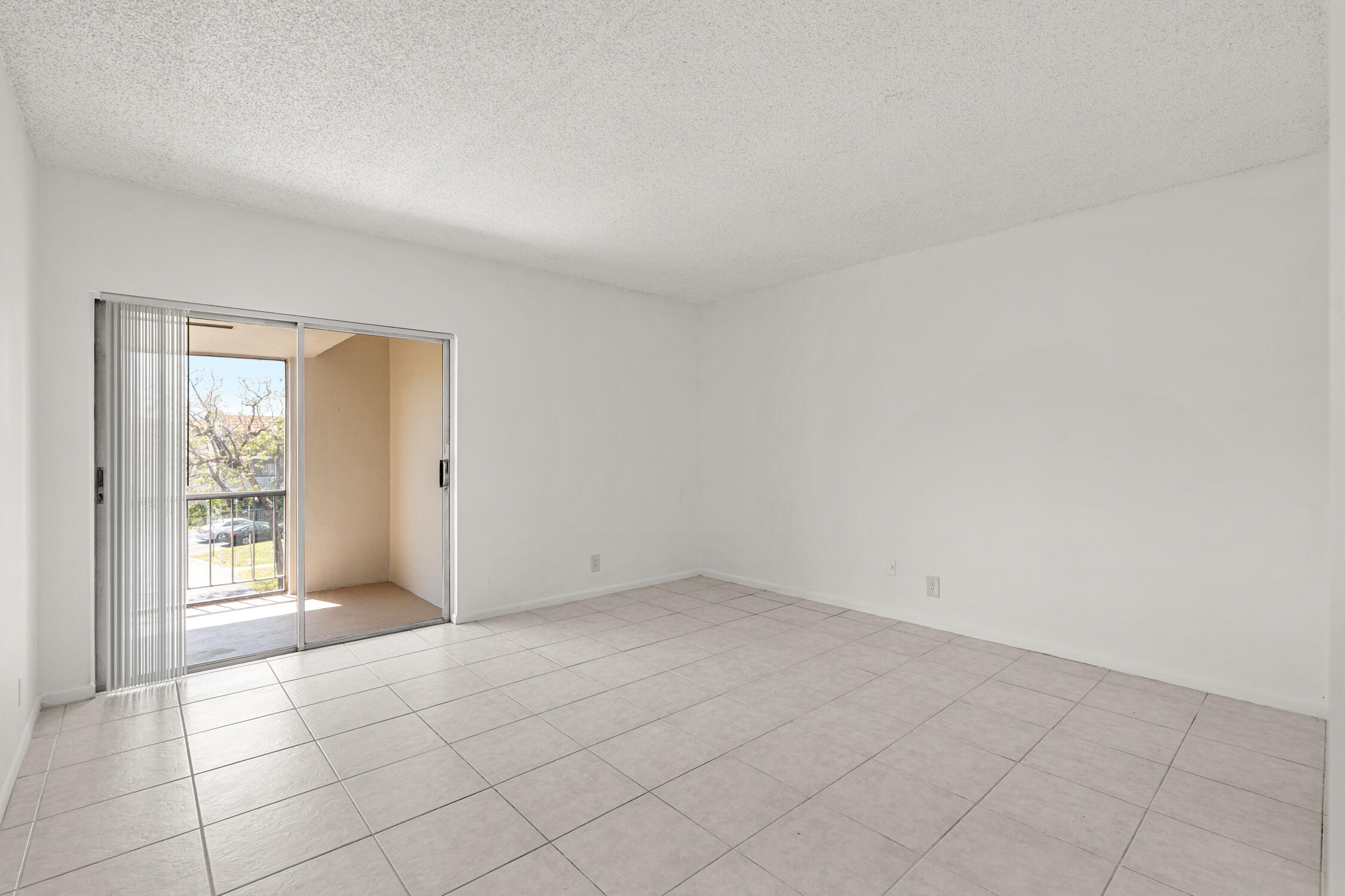 626 Northwest 13th Street, Unit 310 Boca Raton, FL 33486 - Photo 17 of 24 DSC05356