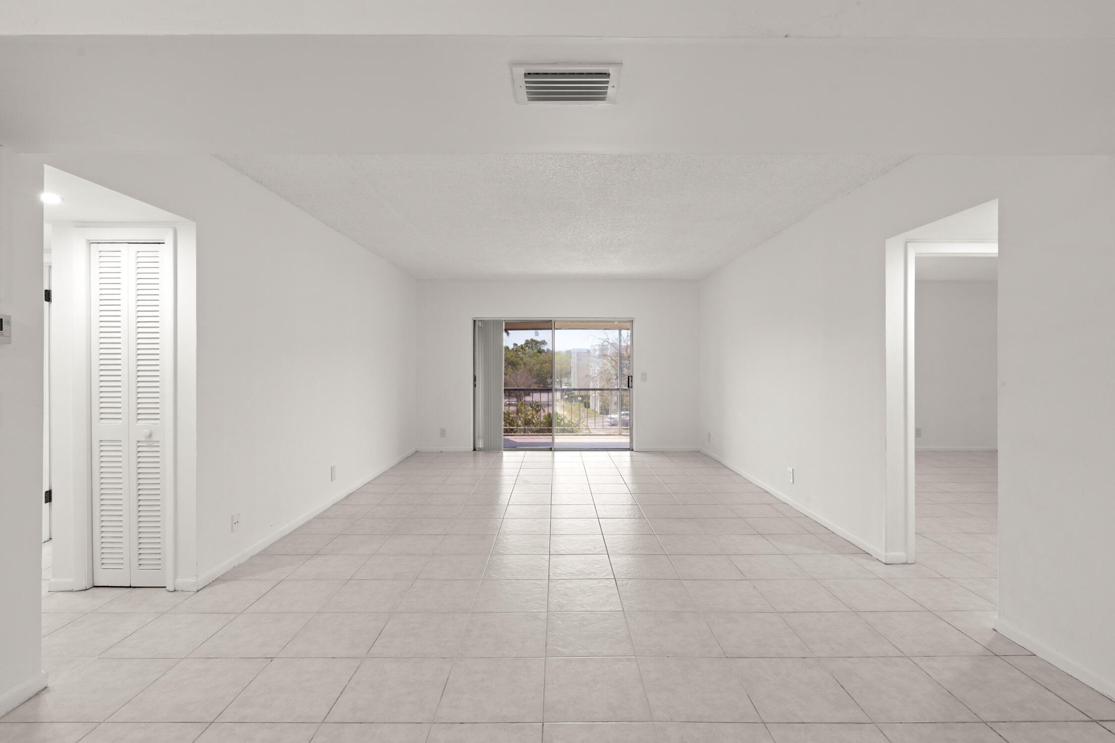 626 Northwest 13th Street, Unit 310 Boca Raton, FL 33486 - Photo 5 of 24 DSC05302