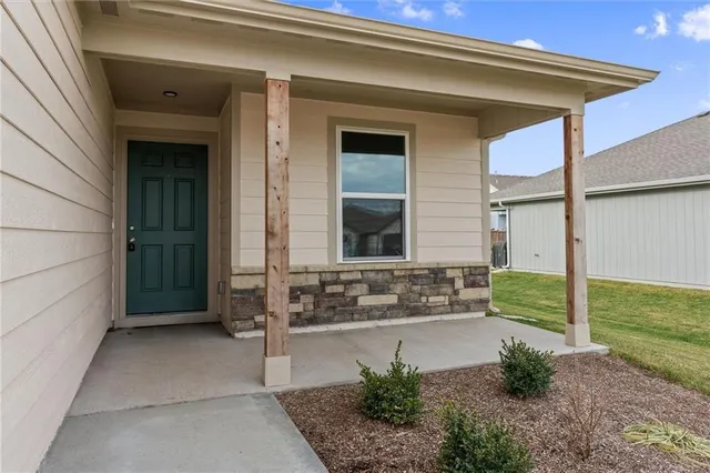 $321,790 | 2288 Woodfield Drive, Tonganoxie, KS 66086