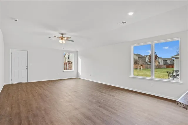 $321,790 | 2288 Woodfield Drive, Tonganoxie, KS 66086