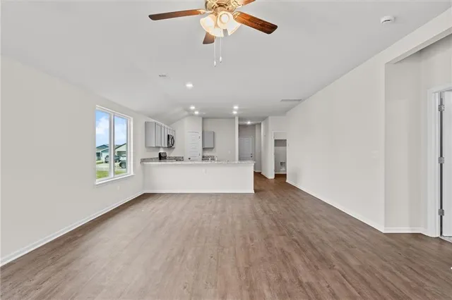 $321,790 | 2288 Woodfield Drive, Tonganoxie, KS 66086