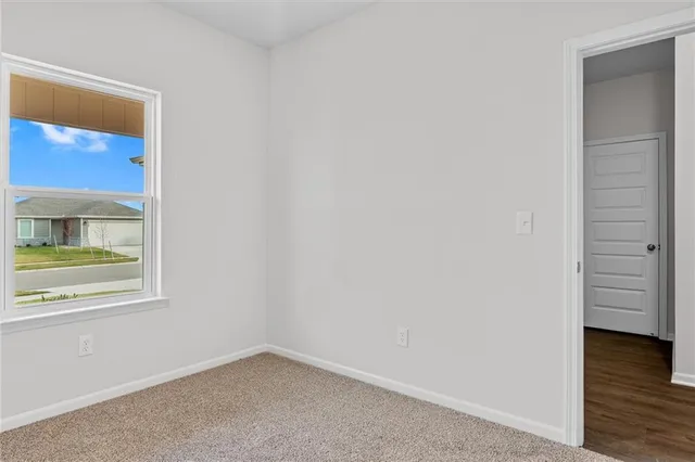 $321,790 | 2288 Woodfield Drive, Tonganoxie, KS 66086