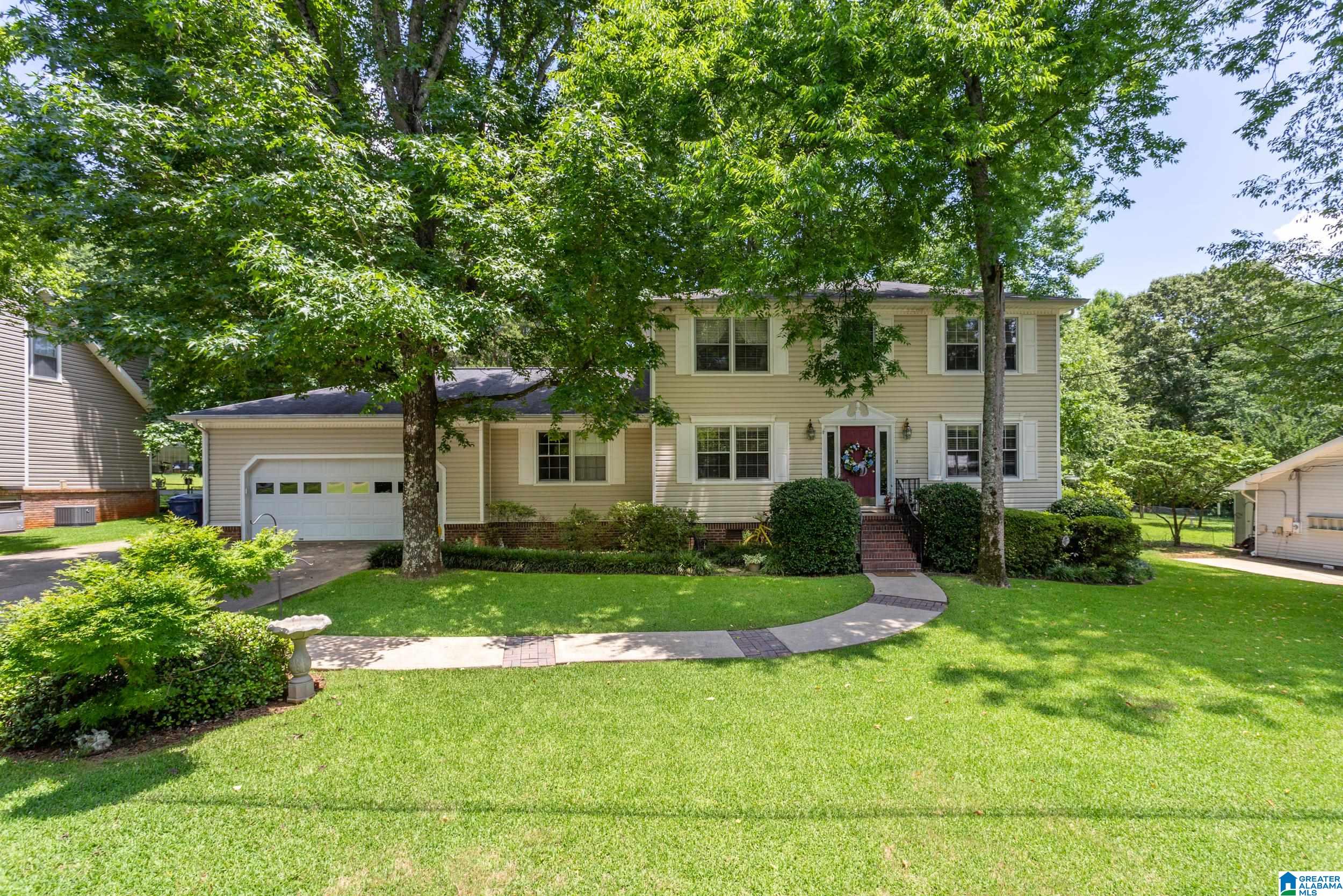 807 Brookhaven Road Anniston, AL 36207 - Photo 1 of 37