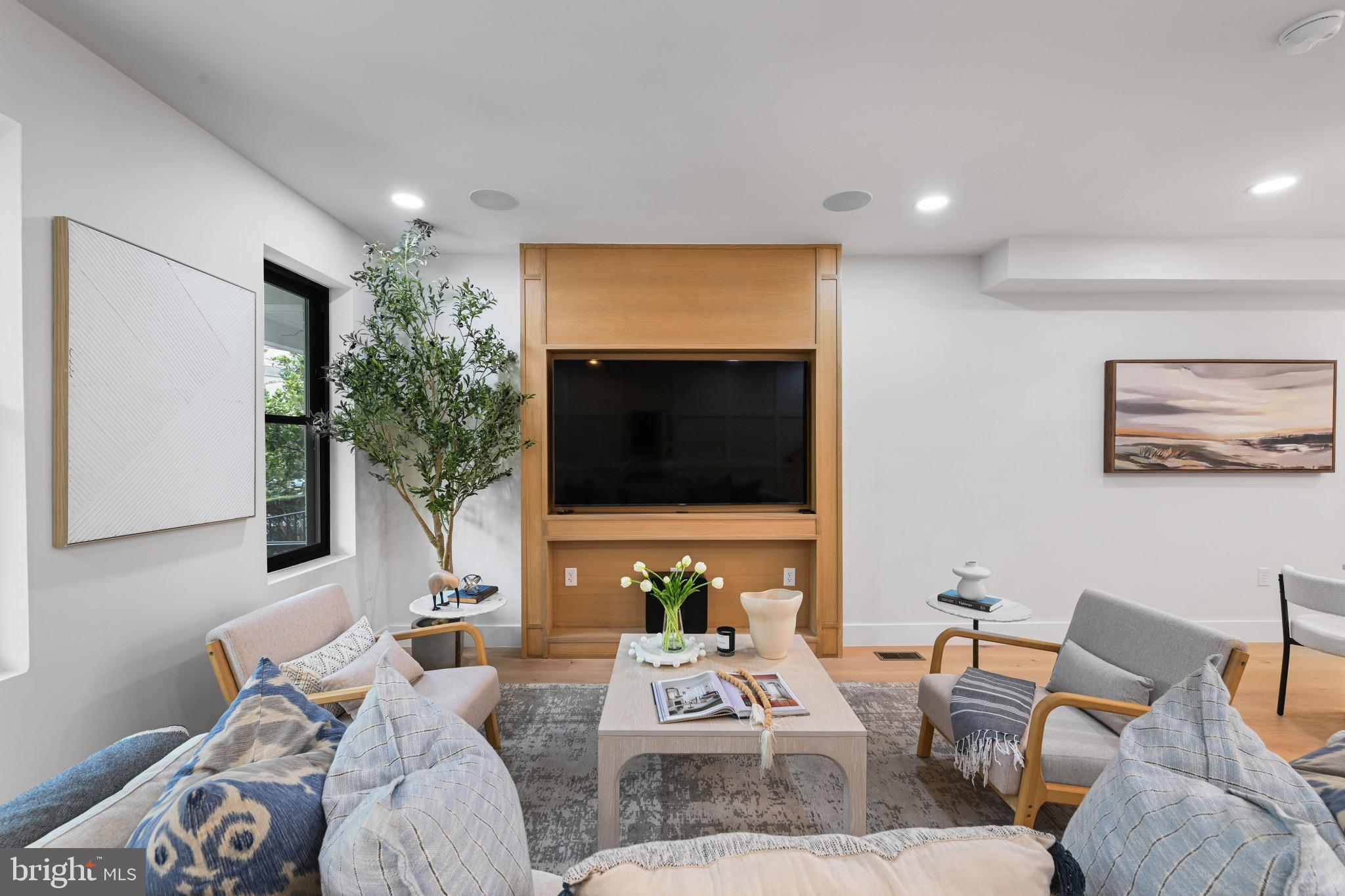 515 Kentucky Avenue Southeast Washington, DC 20003 - Photo 4 of 52