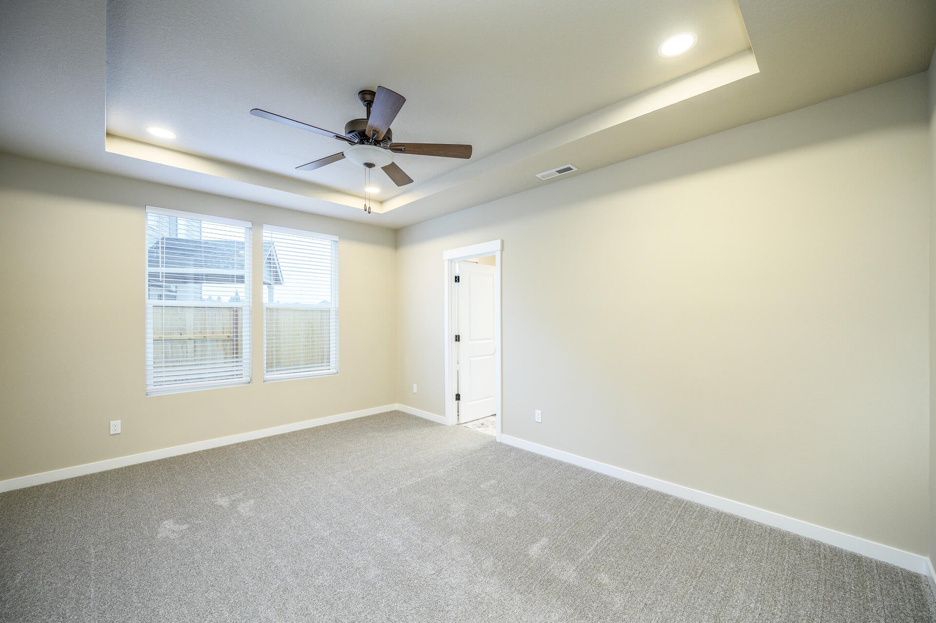 1516 Poppy Ridge Drive, Unit 326 Eagle Point, OR 97524 - Photo 14 of 22 599_1640quartz-10