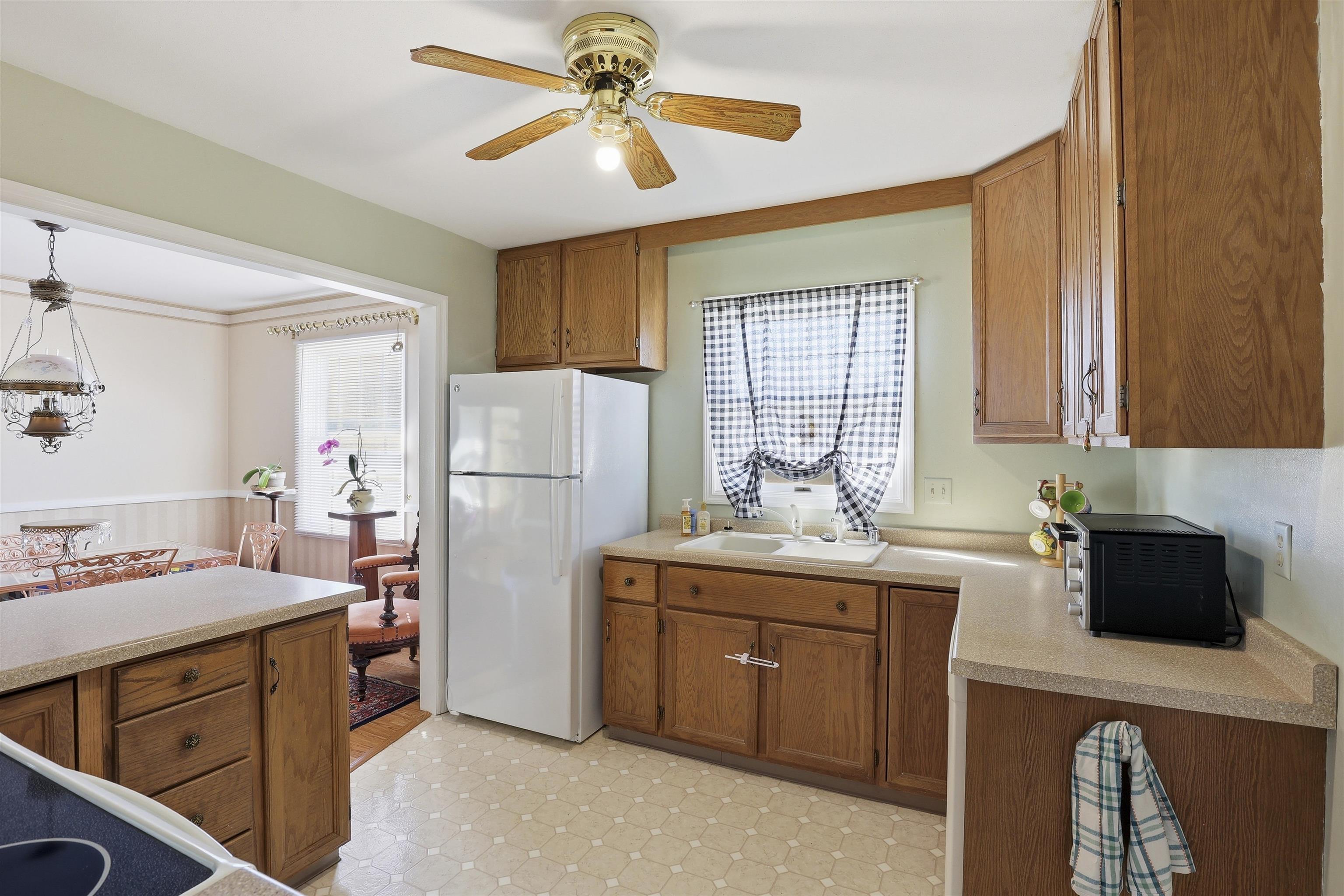 2302 Wisconsin Street Oshkosh, WI 54901 - Photo 9 of 20