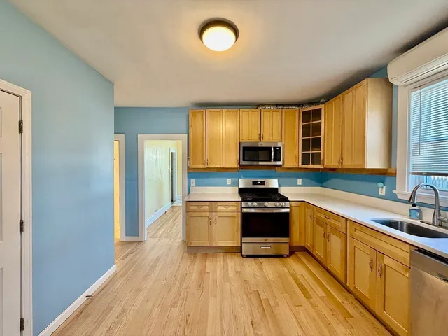 $2,950 | 12 Hall Place, Unit 1, Quincy, MA 02169