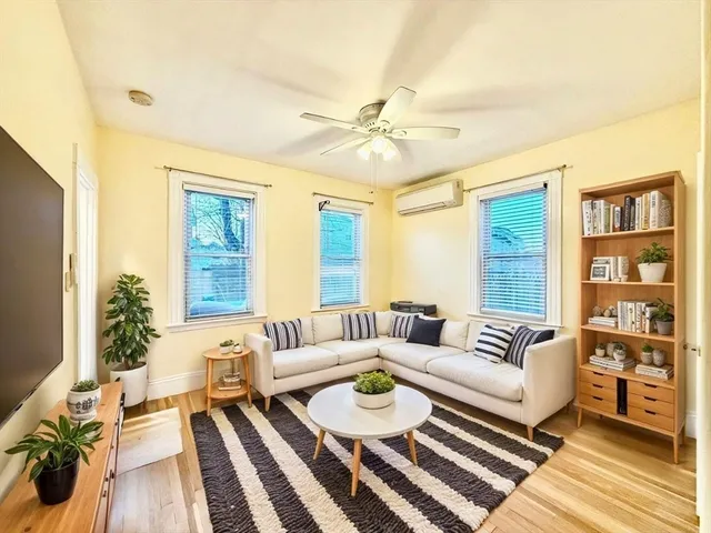 $2,950 | 12 Hall Place, Unit 1, Quincy, MA 02169