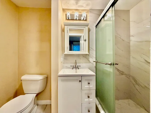 $2,950 | 12 Hall Place, Unit 1, Quincy, MA 02169