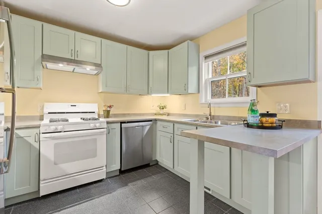 $619,000 | 29d S Commons, Unit D, Lincoln, MA 01773