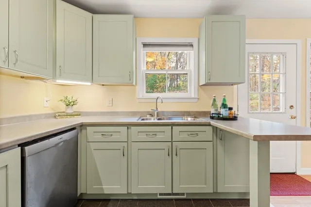 $619,000 | 29d S Commons, Unit D, Lincoln, MA 01773