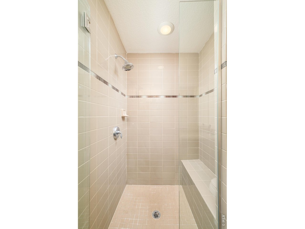 4555 13th Street, Unit 2A Boulder, CO 80304 - Photo 15 of 25 ... with shower with subway tile finish