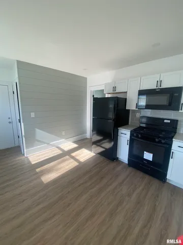 $1,350 | 1131 East Garfield Street, Davenport, IA 52803