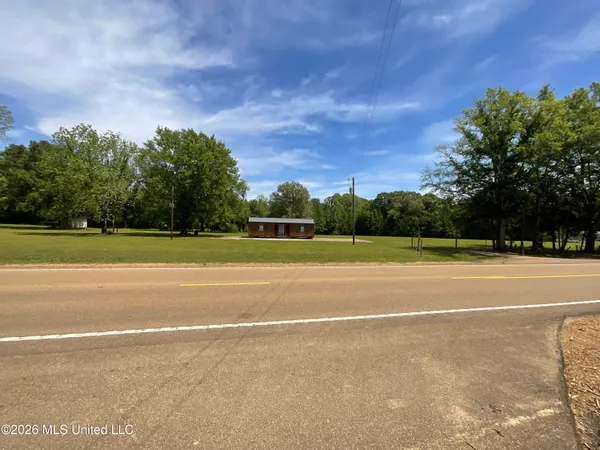 $135,000 | 12007 Highway 16, Benton, MS 39039