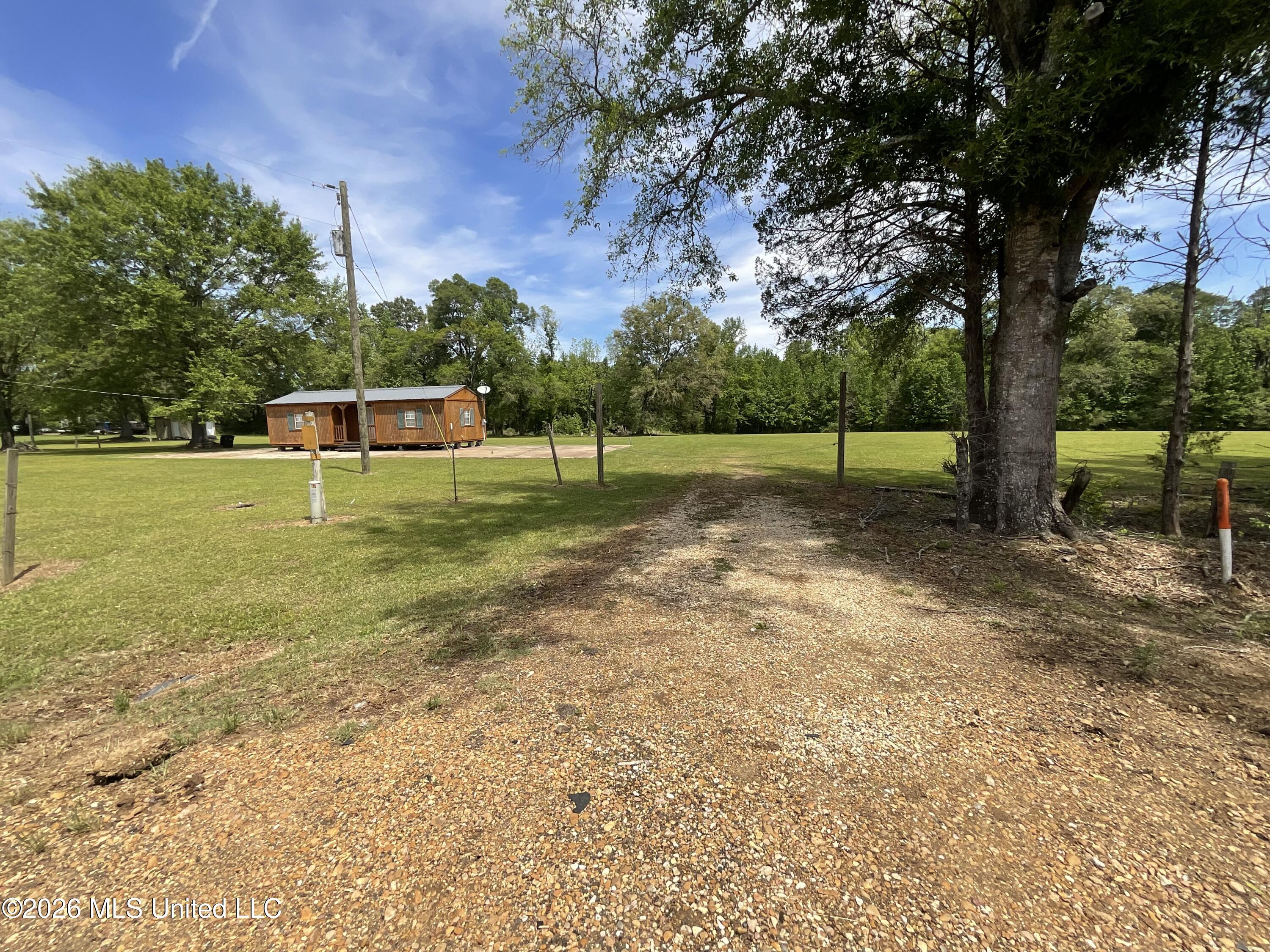 12007 Highway 16 Benton, MS 39039 - Photo 4 of 24 IMG_2041