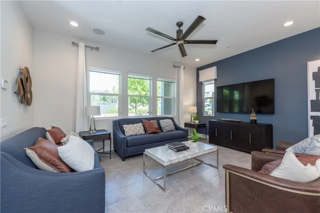 $5,300 | 255 Sawbuck, Irvine, CA 92618