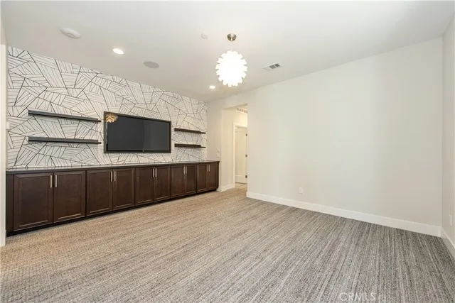 $5,300 | 255 Sawbuck, Irvine, CA 92618