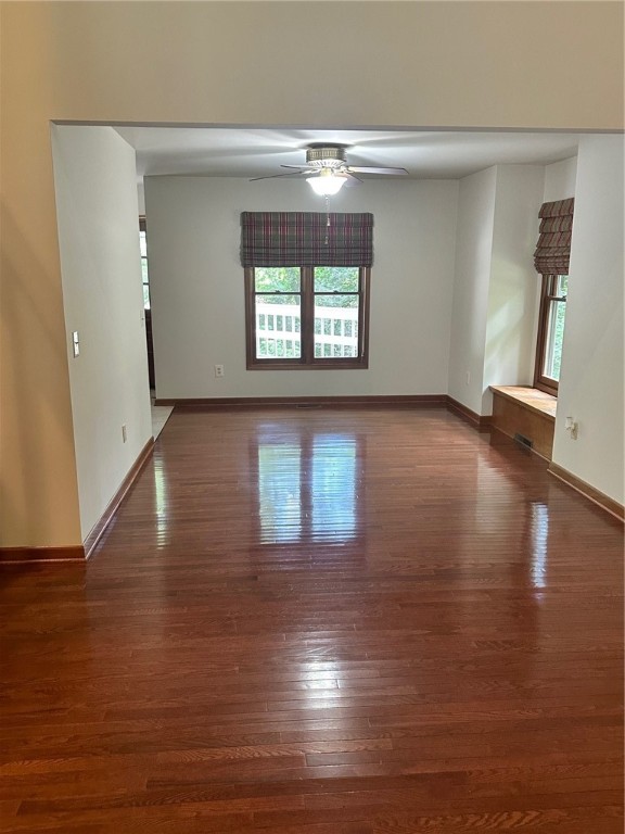 220 Hunters Trail Walhalla, SC 29691 - Photo 24 of 40 Livingroom