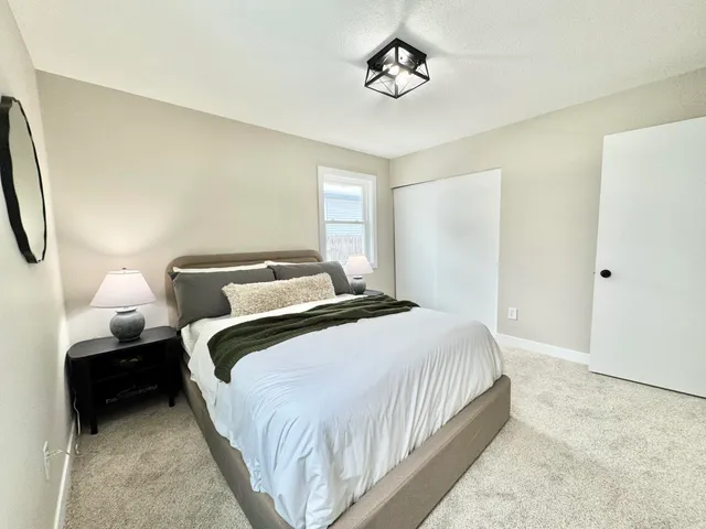 $299,900 | 1628 Ira Avenue Northwest, Grand Rapids, MI 49504