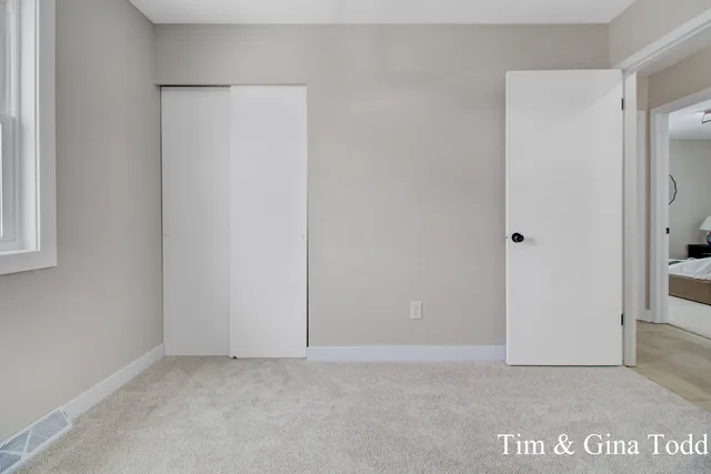 $299,900 | 1628 Ira Avenue Northwest, Grand Rapids, MI 49504