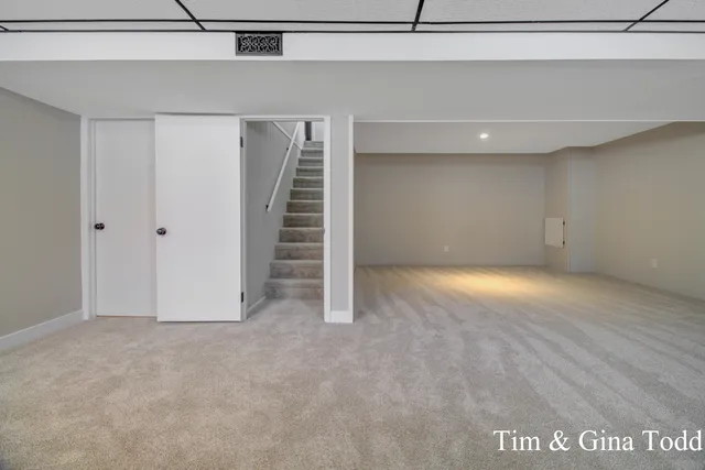 $299,900 | 1628 Ira Avenue Northwest, Grand Rapids, MI 49504