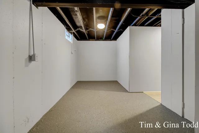 $299,900 | 1628 Ira Avenue Northwest, Grand Rapids, MI 49504