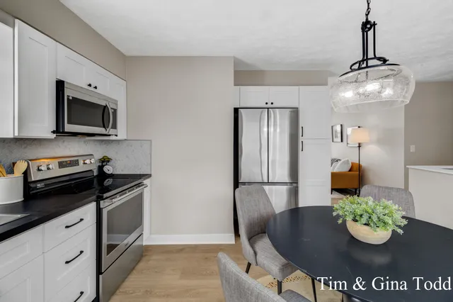 $299,900 | 1628 Ira Avenue Northwest, Grand Rapids, MI 49504