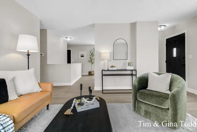 $299,900 | 1628 Ira Avenue Northwest, Grand Rapids, MI 49504