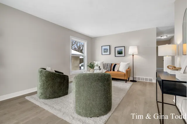 $299,900 | 1628 Ira Avenue Northwest, Grand Rapids, MI 49504