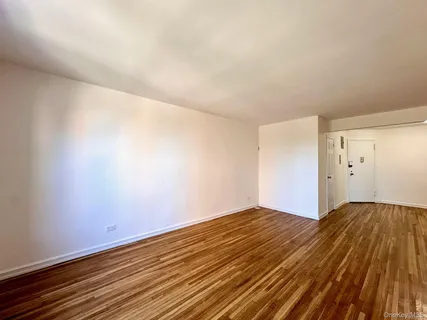 $450,000 | 100-25 Queens Boulevard, Unit 5G | Rego Park