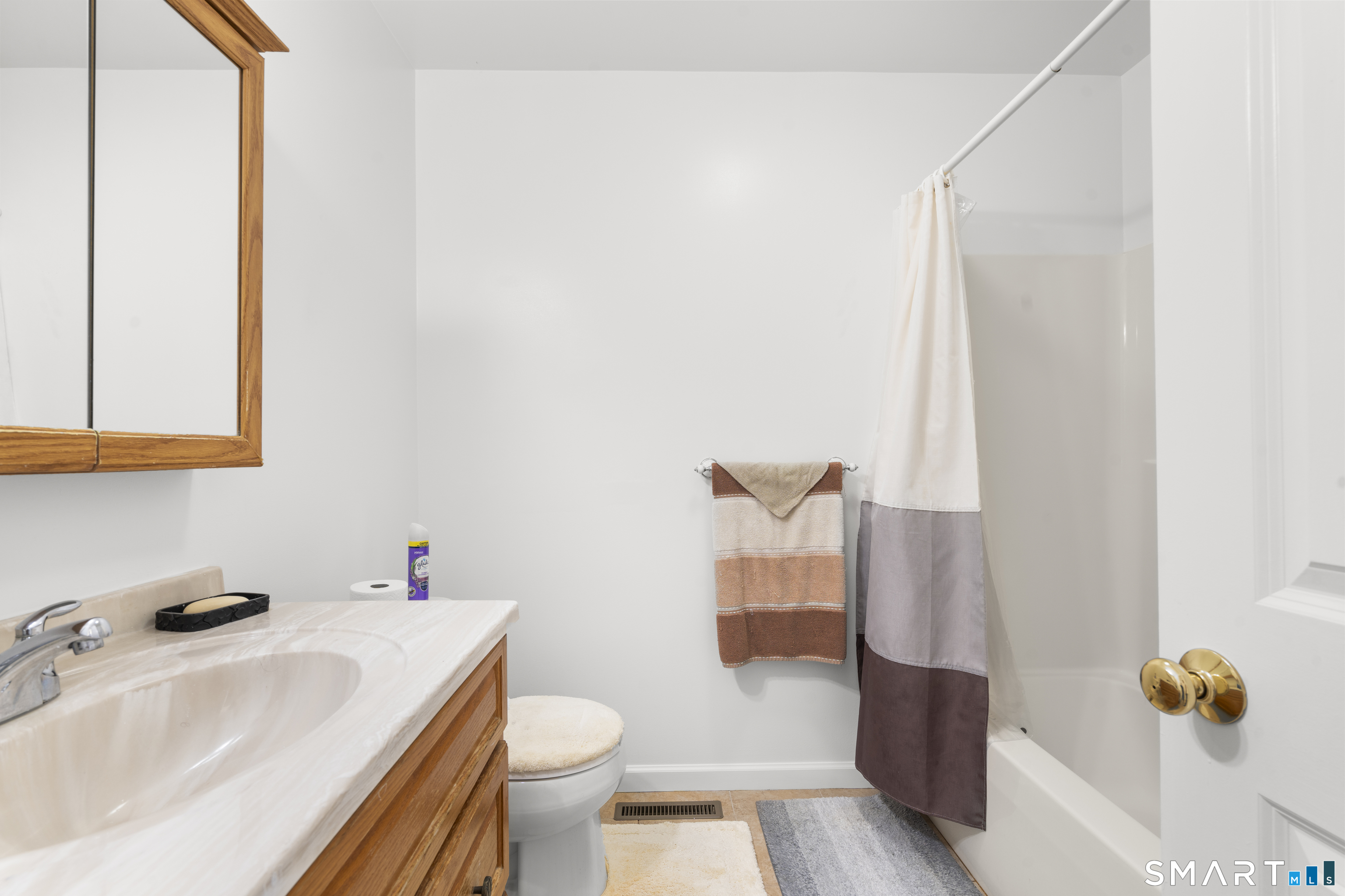 86 Hyde Street Torrington, CT 06790 - Photo 14 of 37