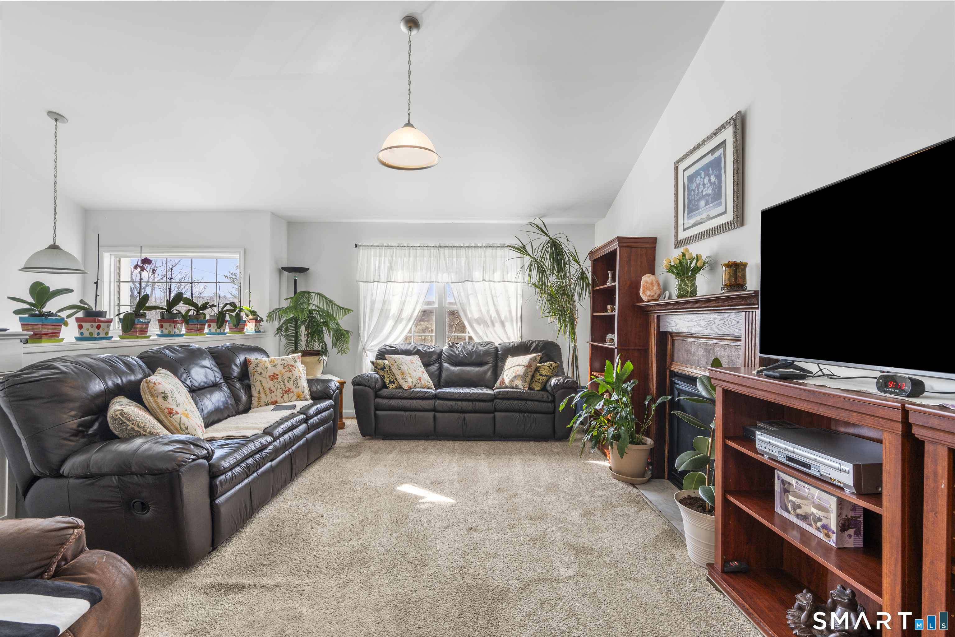 86 Hyde Street Torrington, CT 06790 - Photo 3 of 37