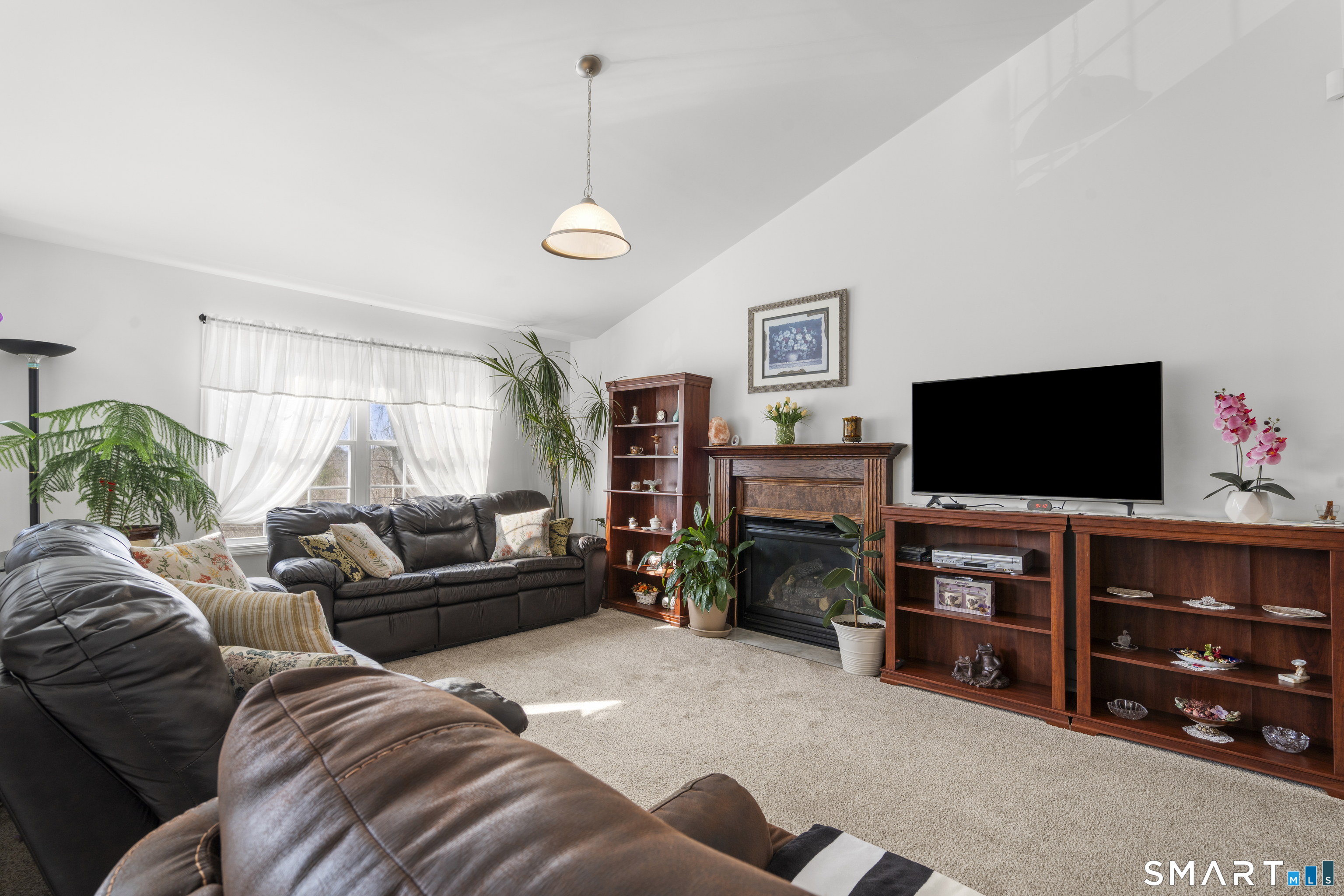 86 Hyde Street Torrington, CT 06790 - Photo 4 of 37