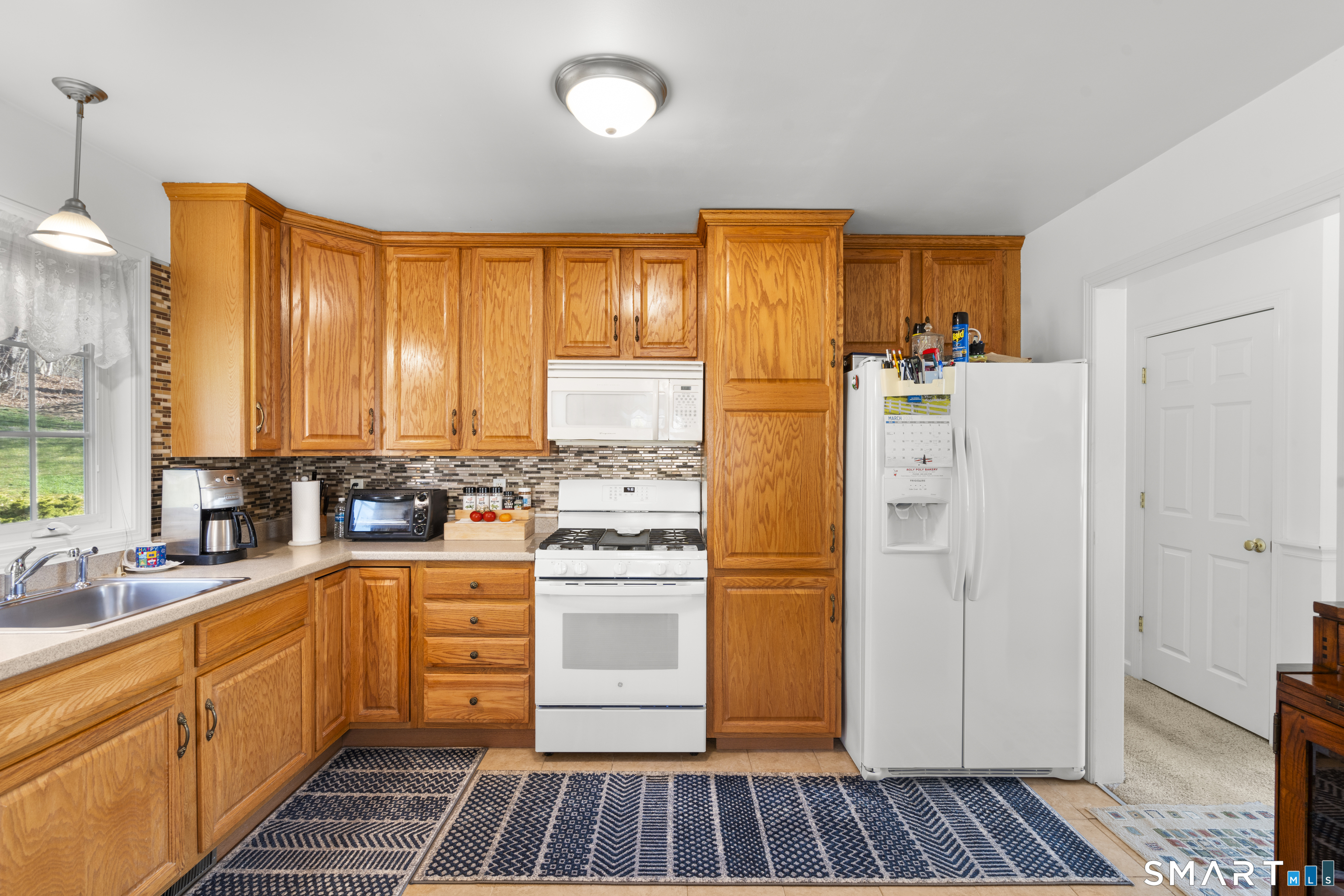 86 Hyde Street Torrington, CT 06790 - Photo 8 of 37