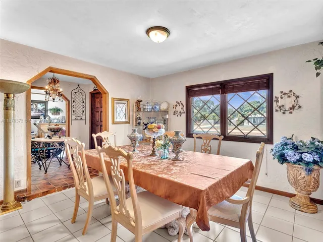 $2,248,000 | 5310 Southwest 109th Avenue, Davie, FL 33328