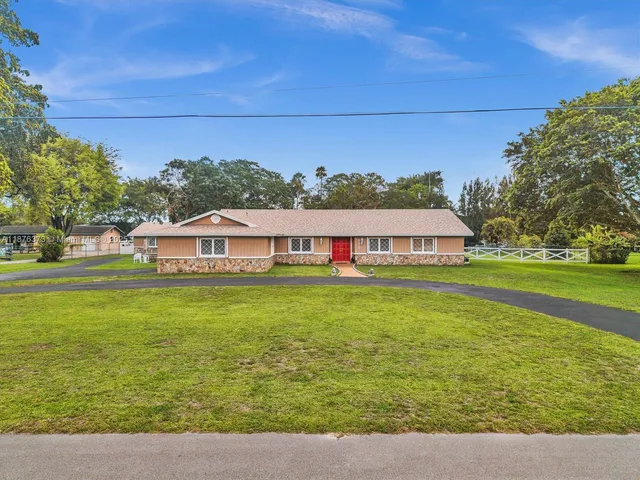 $2,248,000 | 5310 Southwest 109th Avenue, Davie, FL 33328