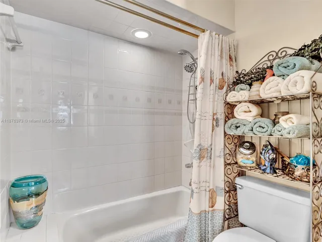 $2,248,000 | 5310 Southwest 109th Avenue, Davie, FL 33328