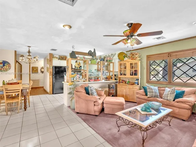 $2,248,000 | 5310 Southwest 109th Avenue, Davie, FL 33328