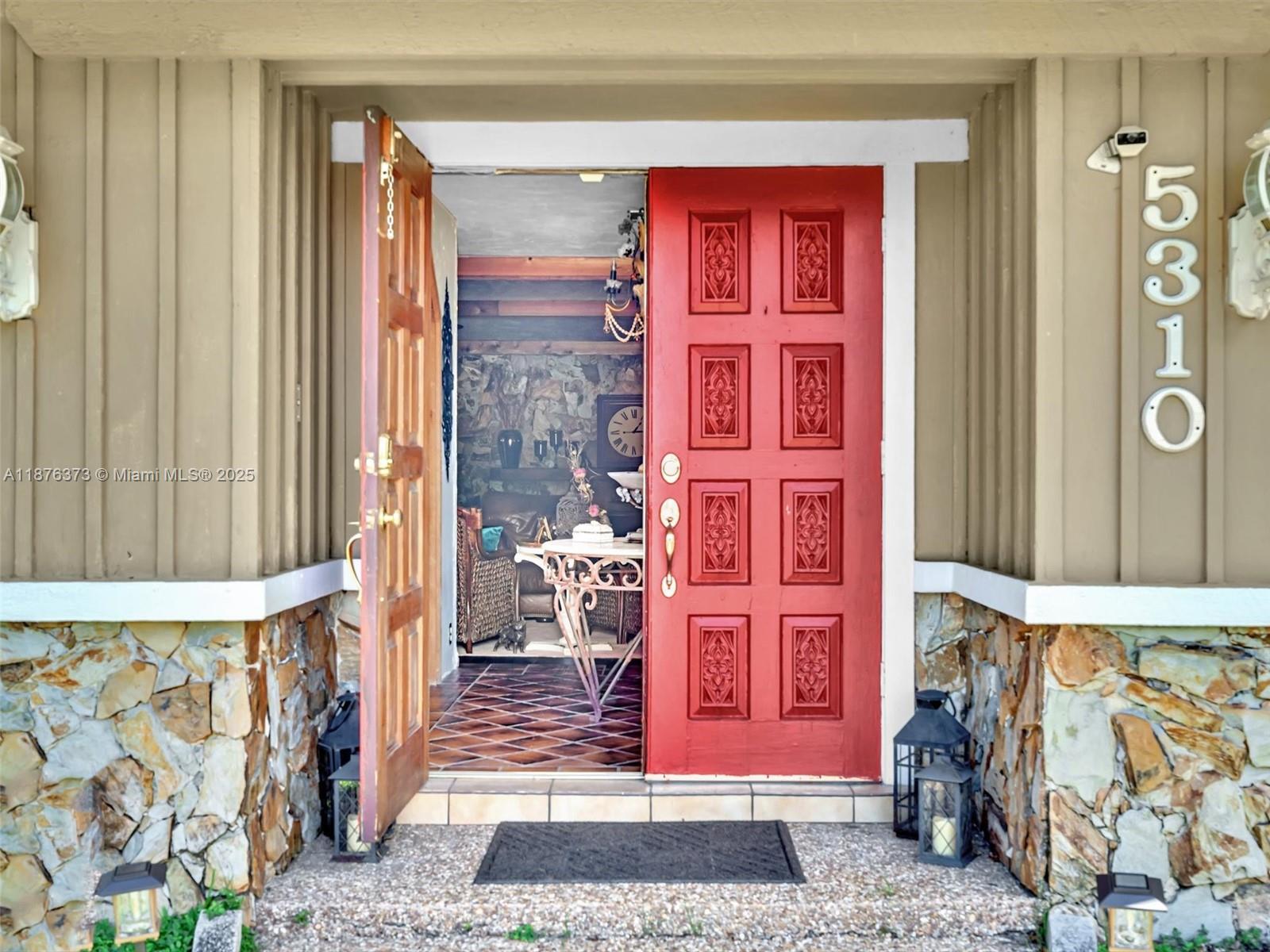 5310 Southwest 109th Avenue Davie, FL 33328 - Photo 4 of 89