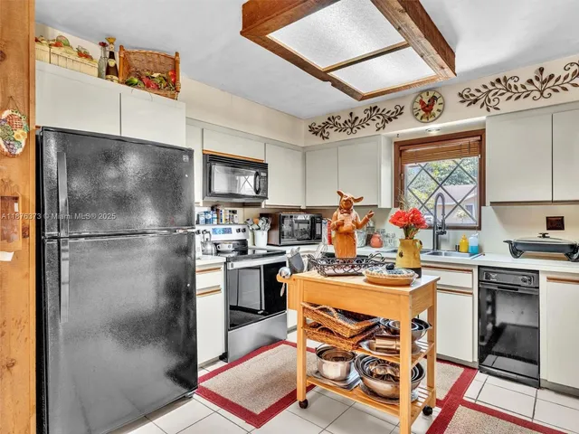 $2,248,000 | 5310 Southwest 109th Avenue, Davie, FL 33328