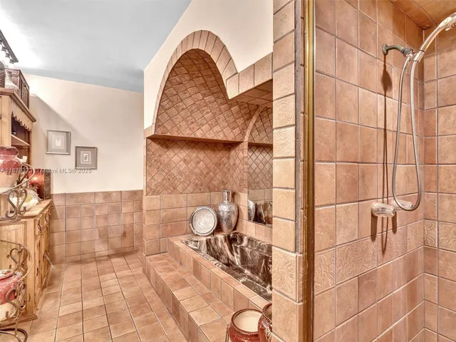 $2,248,000 | 5310 Southwest 109th Avenue, Davie, FL 33328