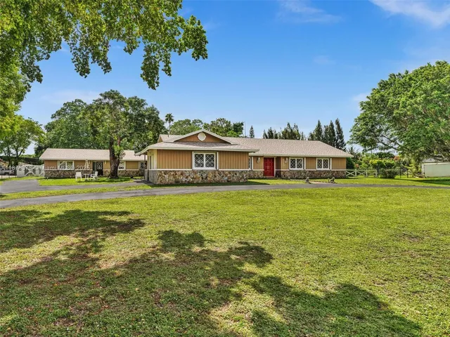 $2,248,000 | 5310 Southwest 109th Avenue, Davie, FL 33328