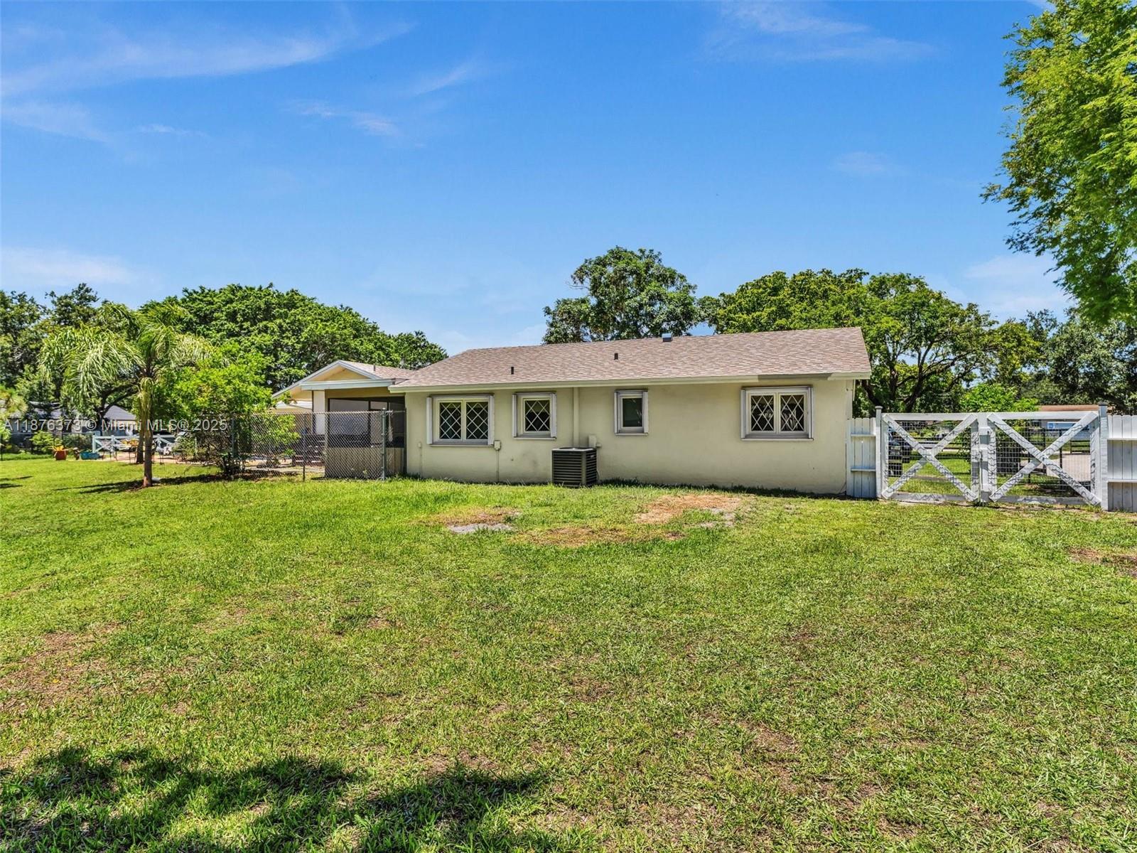 5310 Southwest 109th Avenue Davie, FL 33328 - Photo 52 of 89