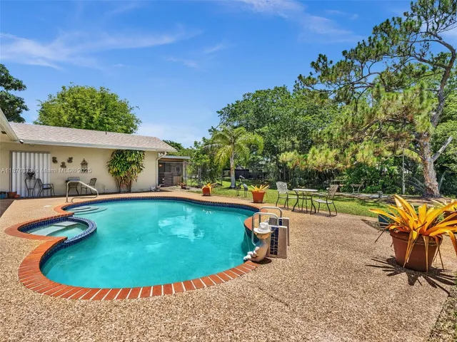 $2,248,000 | 5310 Southwest 109th Avenue, Davie, FL 33328