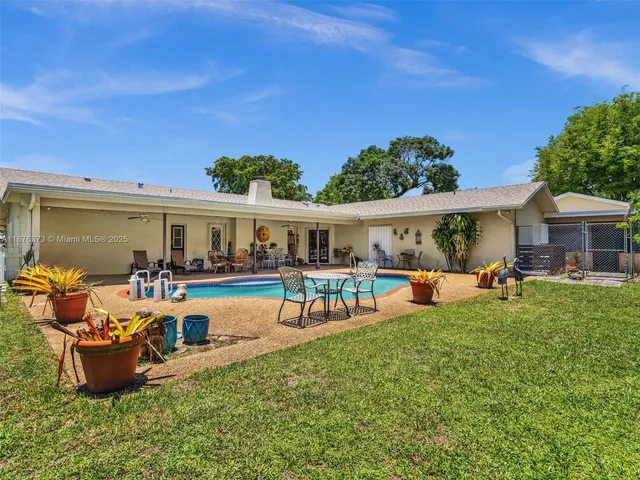 $2,248,000 | 5310 Southwest 109th Avenue, Davie, FL 33328