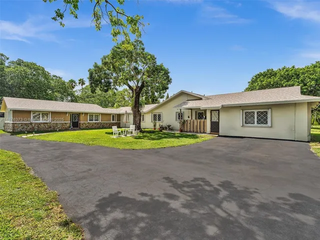 $2,248,000 | 5310 Southwest 109th Avenue, Davie, FL 33328