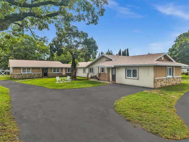 $2,248,000 | 5310 Southwest 109th Avenue, Davie, FL 33328