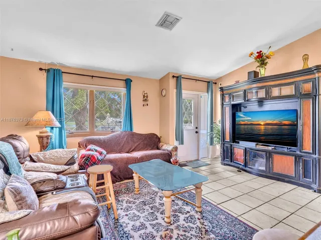 $2,248,000 | 5310 Southwest 109th Avenue, Davie, FL 33328