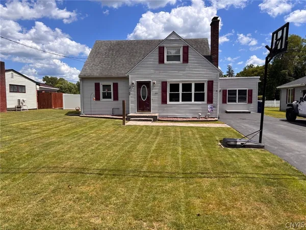 $366,500 | 205 Hillside Drive, Whitestown, NY 13424